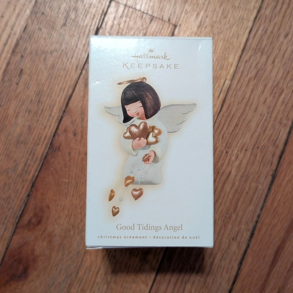 Hallmark Keepsake 2009 Good Tidings Angel Christmas Ornament Brunette Gold Heart